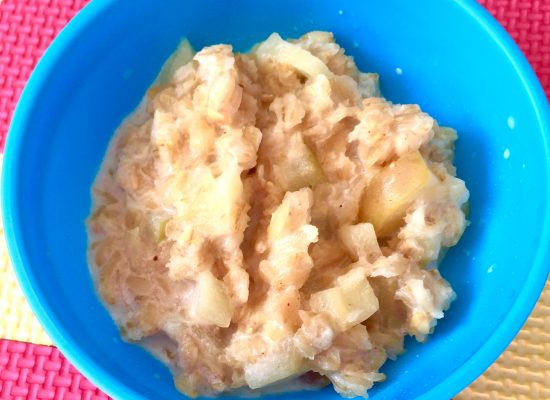 weaning recipe, apple and cinnamon porridge for babies