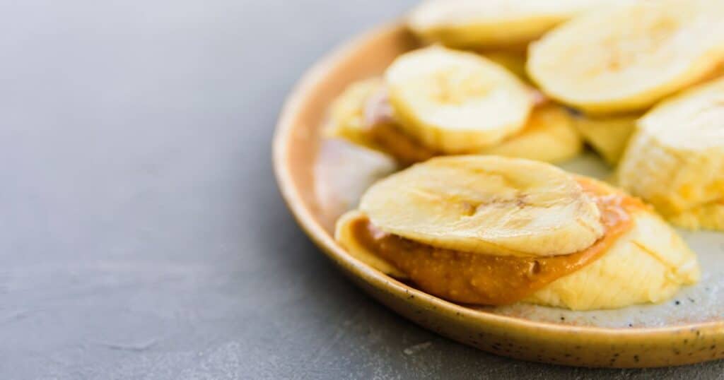 banana-peanut-butter-low-fodmap-snack